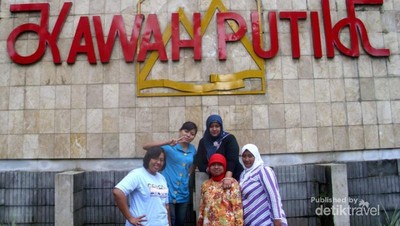 Yuk! Jalan-jalan Akhir Pekan ke Kawah Putih