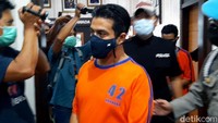 Begini penampakan terkini Gathan Saleh Hilabi mantan suami Dina Lorenza.