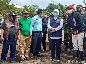Gubernur Khofifah dan Bupati Pantau Lokasi Banjir Kepulungan Pasuruan