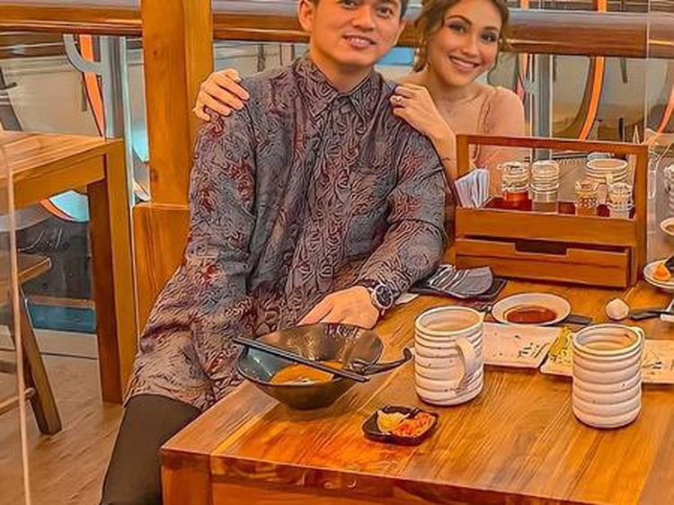 Hobi Kulineran, Ayu Tingting dan Adit Jayusman Ternyata Penggemar Ramen