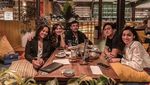 Hobi Kulineran, Ayu Tingting dan Adit Jayusman Ternyata Penggemar Ramen