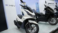 Ini Penampakan Honda PCX u0026 Forza yang u0027Dipermaku0027 AHM