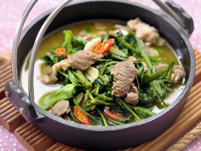 Kangkung Hot Plate