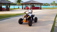 Untuk anak-anak ada kereta yang mengelilingi laguna, petualangan bajak laut hingga menaiki ATV mini. (dok.Treasure Bay Bintan)