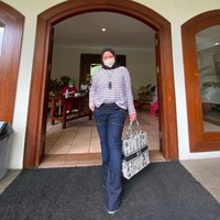 Penampilan ternyar Melly Goeslaw yang diunggahnya baru-baru ini. Tampak tubuhnya lebih langsing dari sebelumnya. (Foto: Instagram/@melly_goeslaw)