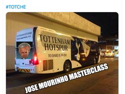 Meme Spurs Dilibas Chelsea, Mourinho Jadi Lakon
