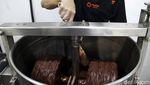 Mengintip Pabrik Pembuatan Cokelat di Jakarta