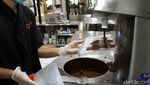 Mengintip Pabrik Pembuatan Cokelat di Jakarta