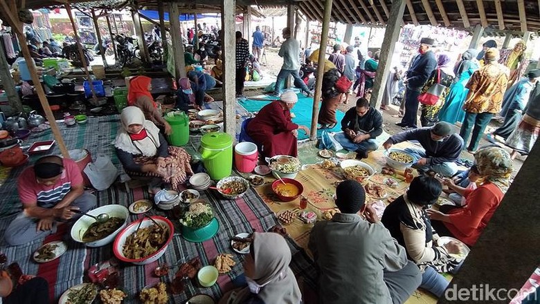 Pasar Kiringan Pasar unik di Magelang, buka tiap Jumat Pahing.