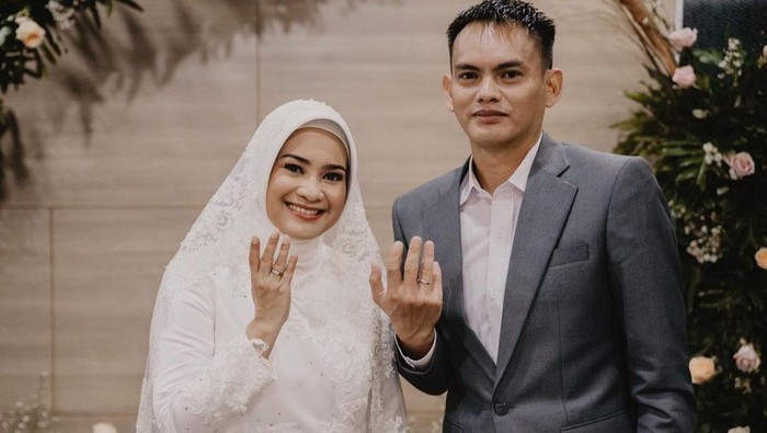 Pernikahan Ikke Nurjanah dan Karlie Fu Pernikahan Ikke Nurjanah dan Karlie Fu