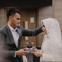 Bismillah... Mohon doa restunya saudara-i ku.., tulis Ikke Nurjanah pada caption foto. Foto: Instagram/@ikkenurjanah0518, @zoie.pictures