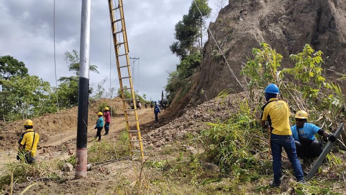 PLN Pulihkan gardu yang rusak akibat gempa Sulbar (dok. Istimewa).