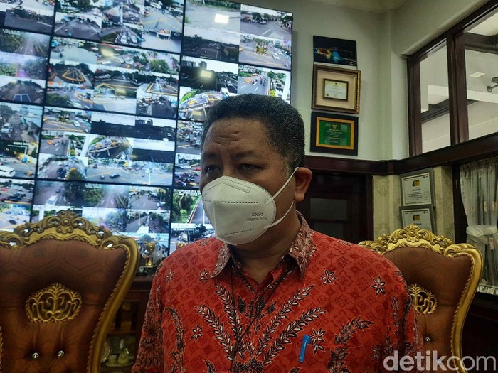 Plt Wali Kota Surabaya Whisnu Sakti Buana