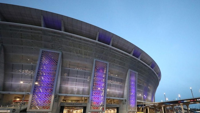 BUDAPEST, HUNGARY - SEPTEMBER 24: A general view outside the stadion ahead the UEFA Super Cup match between FC Bayern Munich and FC Sevilla at Puskas Arena on September 24, 2020 in Budapest, Hungary. 20,000 fans have been allowed into the ground as COVID-19 restrictions ease. (Photo by Laszlo Szirtesi/Getty Images)
