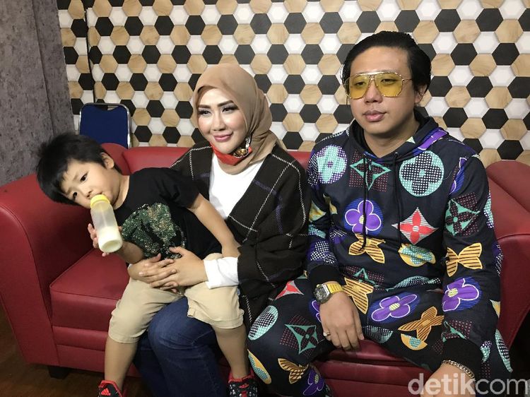 Momen Rey Utami dan Pablo Benua Umumkan Rujuk