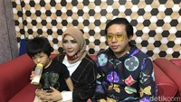 Pablo Benua memberikan kesempatan kepada Rey Utami untuk memperbaiki kesalahannya. (Foto: Hanif/detikcom) 