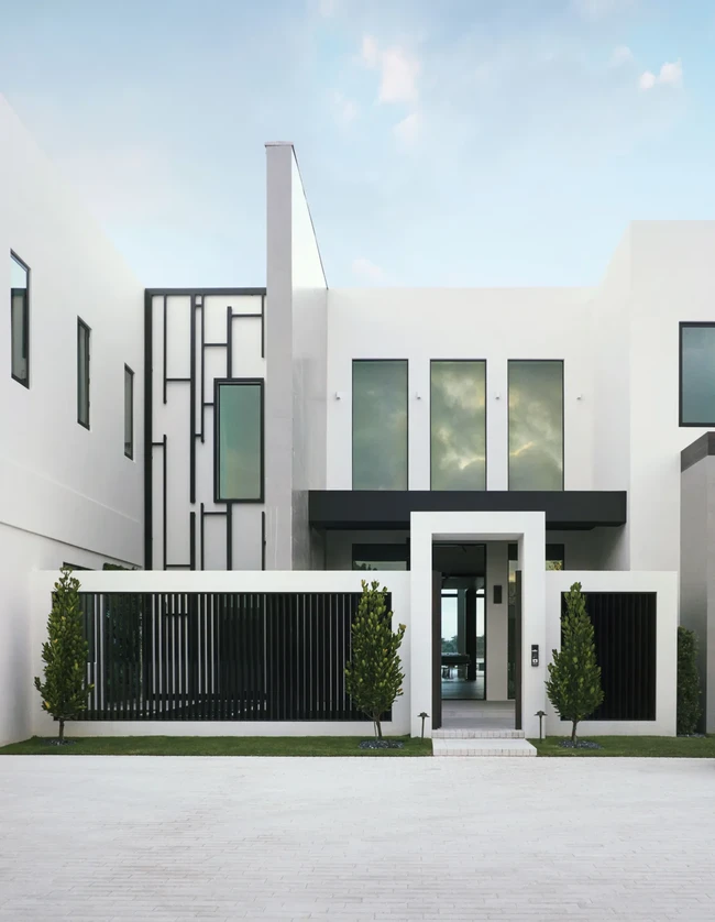 Berdiri di atas lahan seluas 1.347 meter persegi, rumah Serena Williams hadir dengan arsitektur bergaya minimalis kontemporer. Untuk desain interior, pemenang 23 gelar Grand Slam ini memercayakan perusahaan konsultan desain milik kakaknya, petenis Venus Williams. (Foto: Dok: Lelanie Foster/Architectural Digest)