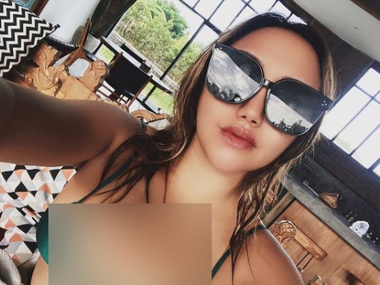 Salmafina Sunan Pamer Tubuh Seksi, Netizen Ungkit Mantan Suami