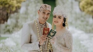 7 Gaya Ali Syakieb & Margin Wieheerm saat Akad, Menawan dengan Adat Sunda