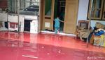 Aneh, Banjir Berwarna Merah Rendam Pekalongan