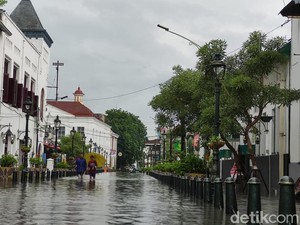 Semarang Banjir, PLN Padamkan Listrik Wilayah Terdampak