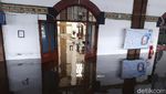 Banjir Juga Rendam Stasiun Tawang Semarang