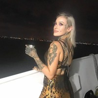 Merasa ketagihan, hingga kini ia punya lebih dari 23 tato. Foto: Instagram @devilsybil