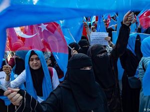 Pelarian Uighur di Turki Khawatir Dibarter Vaksin China