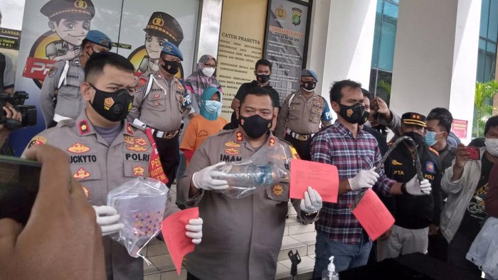 Istri yang bakar suami di Ciputat ditangkap polisi