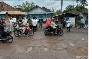 Sidoarjo Bagai Kota 1.000 Lubang Jalan