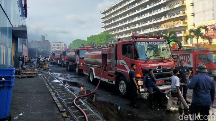 Kebakaran Mal Panakkukang Makassar Kebakaran Mal Panakkukang Makassar