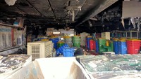 Api yang muncul dari wilayah belakang mal pada sekitar pukul 00.15 Wita dini hari tadi dengan cepat masuk ke dalam mal dan membakar seisi gedung Mal Panakkukang.