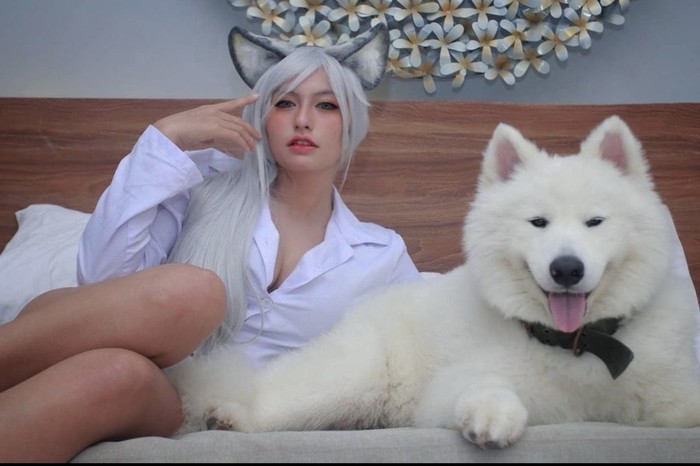 Model Hazel