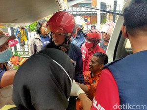 2 Petugas Damkar Terluka Saat Padamkan Api di Mal Panakkukang Makassar