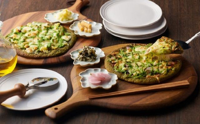 Pizza Matcha yang Gurih Creamy Ini Dibuat Gerai Teh 189 Tahun