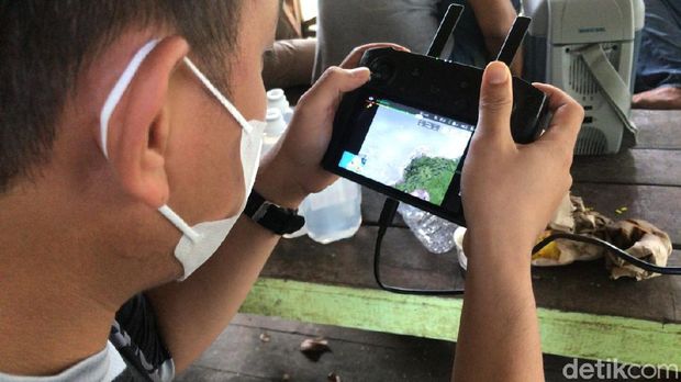 Suasana pencarian harimau lepas di Sinka Zoo Singkawang Kalbar (Adi Saputro/detikcom)
