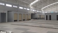 Pembangunan Pasar Legi dimulai pada 5 Februari 2020 dengan anggaran Rp 133,6 miliar yang  dilaksanakan oleh kontraktor PT Adhi Persada Gedung, konsultan manajemen konstruksi PT Rancang Persada dan konsultan perencana CV Profil Emas Konsultan. Saat ini pengerjaan revitalisasi Pasar Legi telah selesai dilakukan dan siap diserahterimakan pada Pemerintah Daerah.Foto: Dok. Ditjen Cipta Karya PUPR