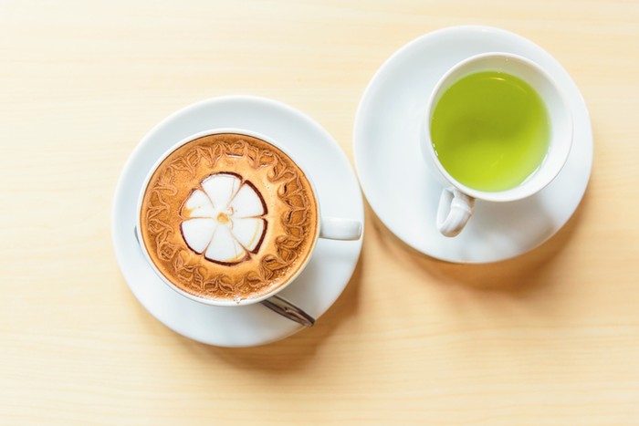 Teh hijau dan kopi Konsumsi Teh Hijau atau Kopi Setiap Hari Bisa Bikin Panjang Umur