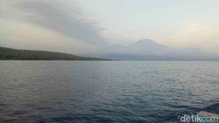 Abu Vulkanik Gunung Raung Capai Bali