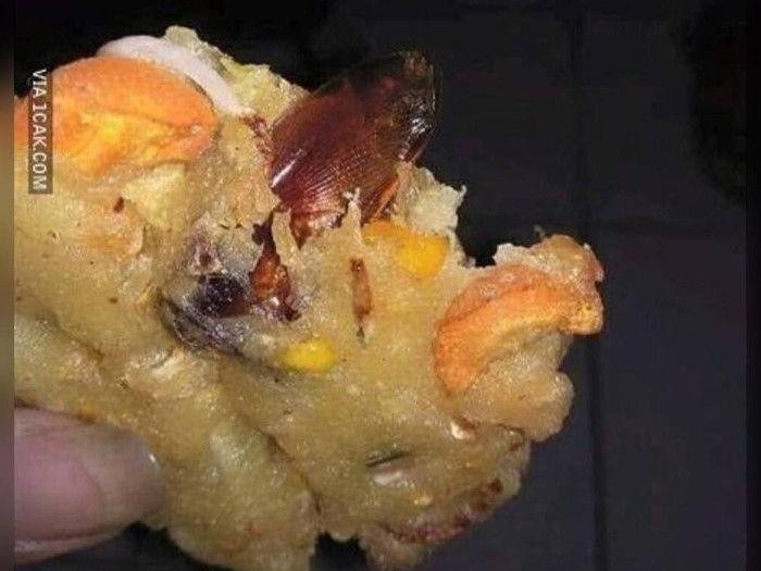 Apes! Sarapan Gorengan Ini Isinya Kecoa hingga Paku Tajam