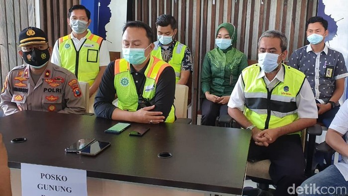 Bandara Banyuwangi Buka Dua Posko Terkait Erupsi Gunung Raung