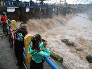 Bendung Katulampa Siaga Tiga