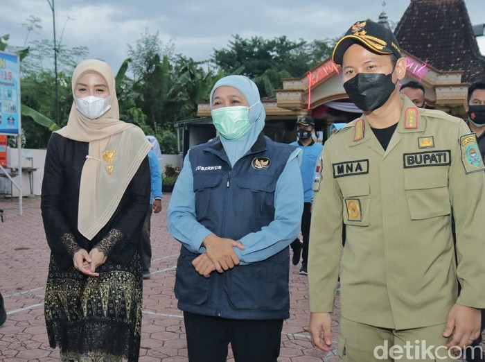 Gubernur Jawa Timur, Khofifah dan bupati trenggalek