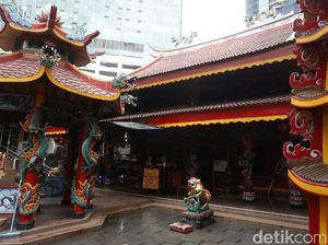 Jelang Imlek, Vihara Amurva Bhumi Sepi Gegara Corona