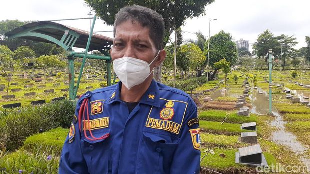 Ketua Regu Pemadam Kebakaran Pos Bendungan Hilir, Tanah Abang, Jakarta Pusat Firman Sumantri