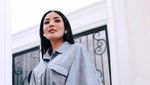 Pose Menggoda Nindy Ayunda