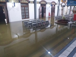 Stasiun Tawang Semarang Kebanjiran, Ini 2 Rute KA yang Dialihkan