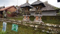 Setiap rumah juga memiliki tempat ibadah masing-masing