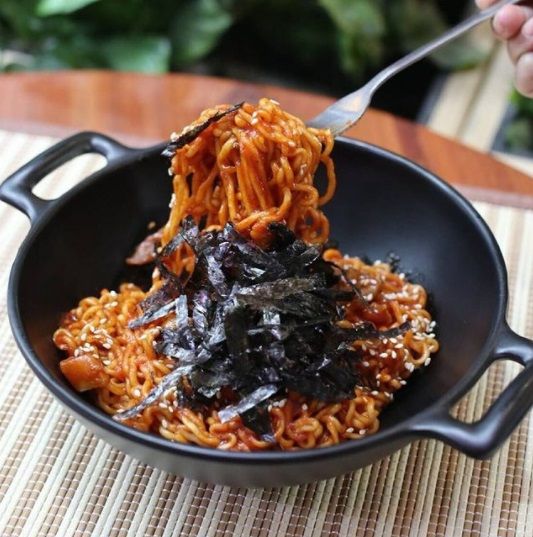 ramyeon enak ada di 5 kafe korea di jakarta