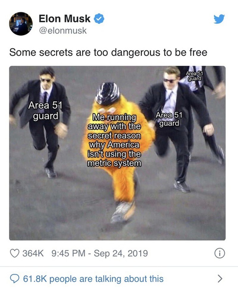 Elon Musk sering menuliskan tweet yang kocak dan bikin orang yang melihatnya tertawa. Berikut ini contoh-contohnya.